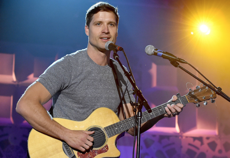 Walker Hayes Opens Up About Fatherhood, Dealing With Loss & Music